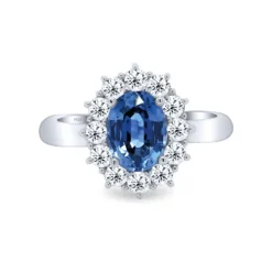 Anillo de oro blanco, diamantes 0,57 quilates y zafiro 1,60 quilates