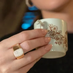 Anillo de oro rosa con diamantes talla brillante 0,96 quilates