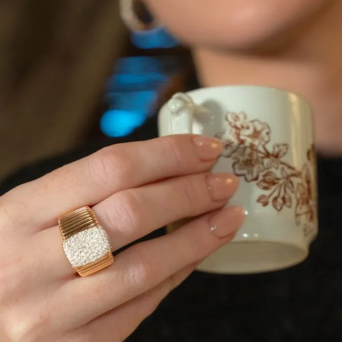 Anillo de oro rosa con diamantes talla brillante 0,96 quilates