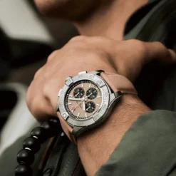 Breitling Avenger B01 Chronograph Marron Militar 44mm