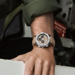 Breitling Avenger B01 Chronograph Marron Militar 44mm