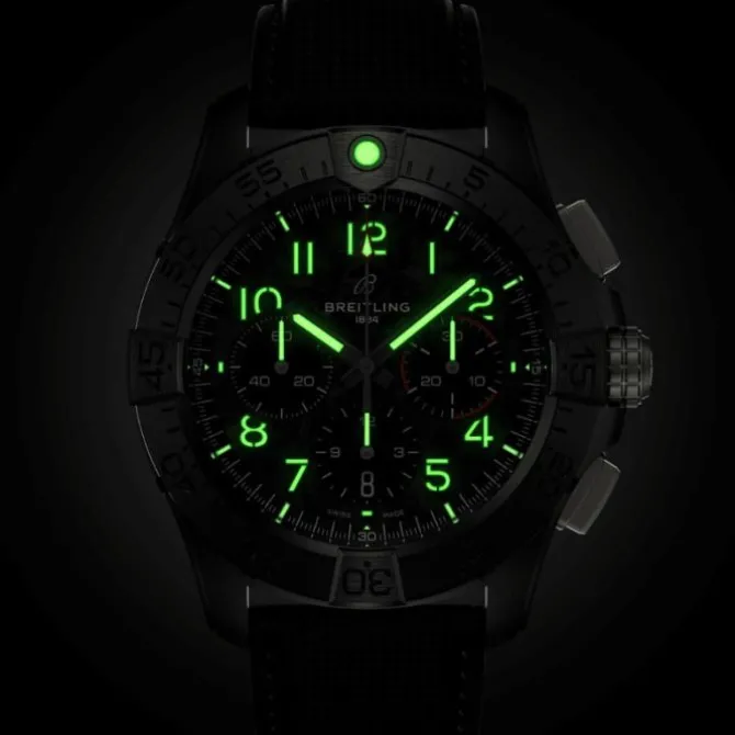 Breitling Avenger B01 Chronograph Night Mission Negro 44mm