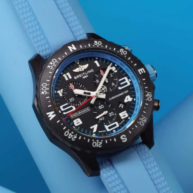 Breitling Endurance Pro Breitlight® 44mm Azul Turquesa