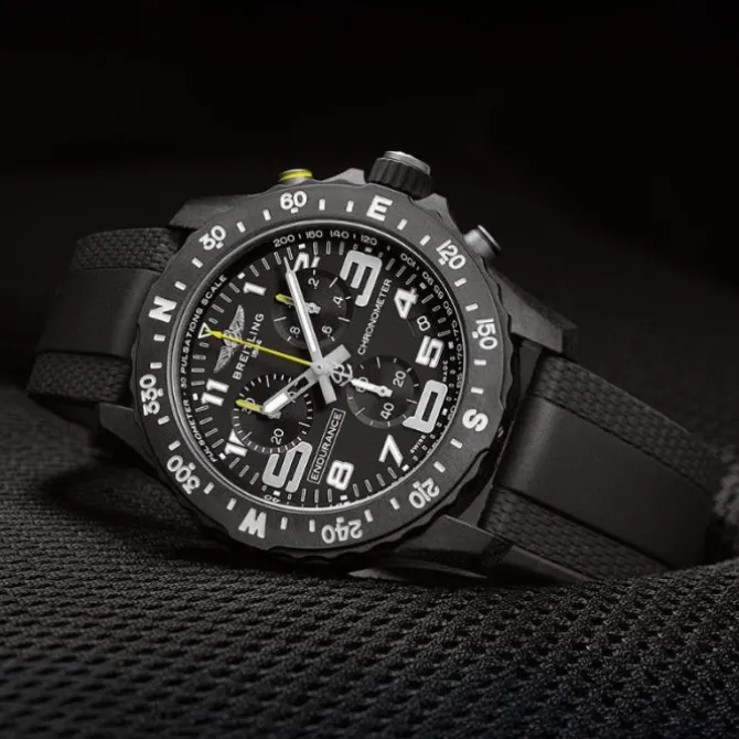 Breitling Endurance Pro Breitlight® 44mm Negro