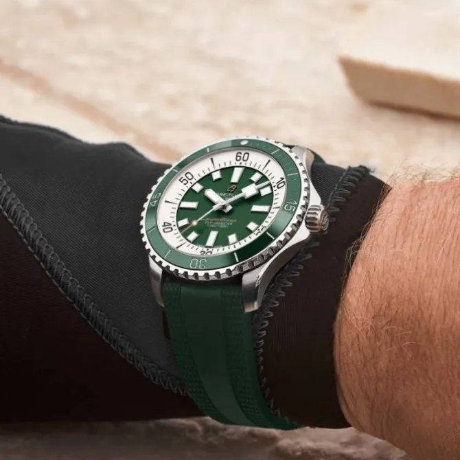 Breitling Superocean Automatico 44 mm Verde