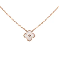 Colgante de oro rosa con flor de madreperla 1.80 quilates