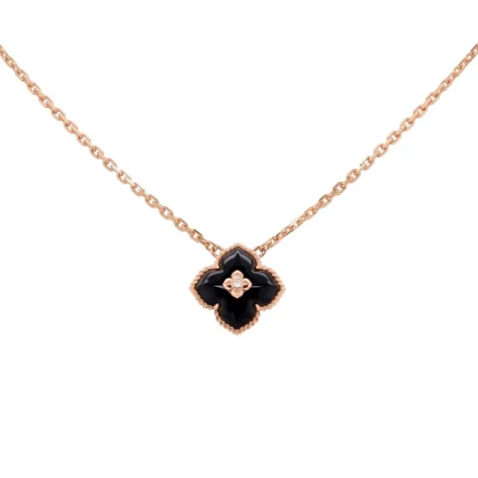 Colgante de oro rosa con flor de ónix 1.80 quilates