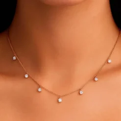 Gargantilla de oro rosa y diamantes 0,50 quilates