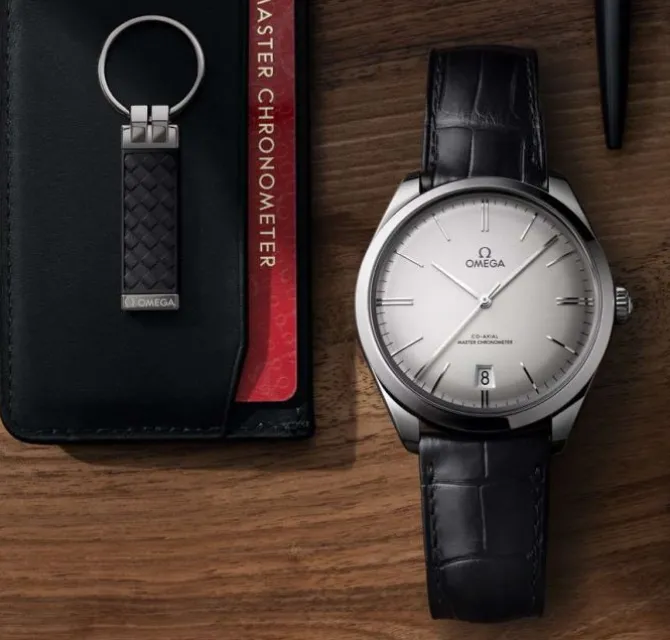 OMEGA De Ville Trésor Co-Axial Master Chronometer 40 mm Esfera Plata