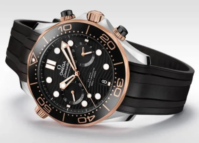 OMEGA Seamaster Diver 300M Cronografo 44 mm Oro Sedna 210.22.44.51.01.001