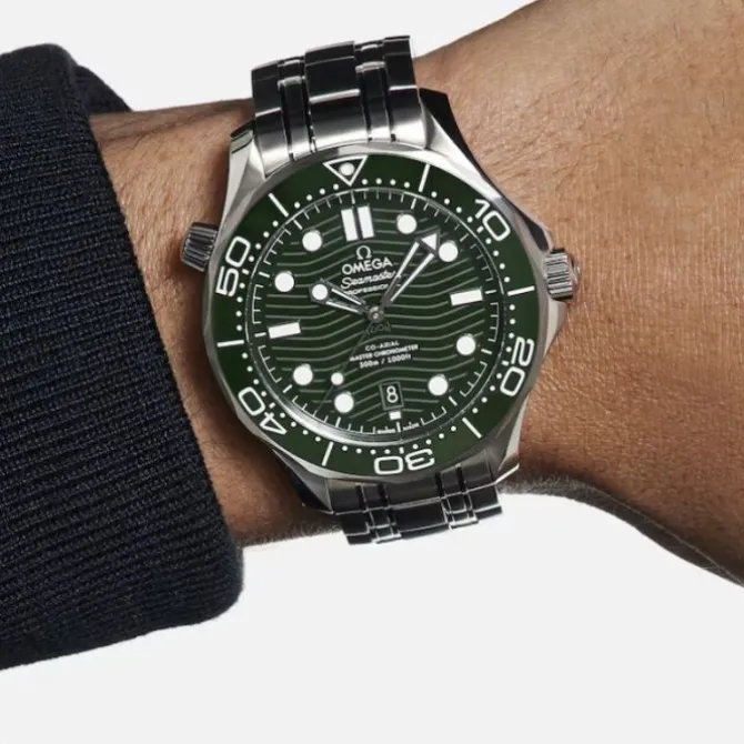 OMEGA Seamaster Diver 300M Co-Axial Master Chronometer Verde 42 mm