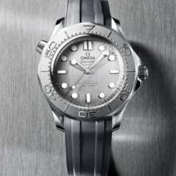 Omega Seamaster Diver 300M Caucho Bisel Titanio 42mm