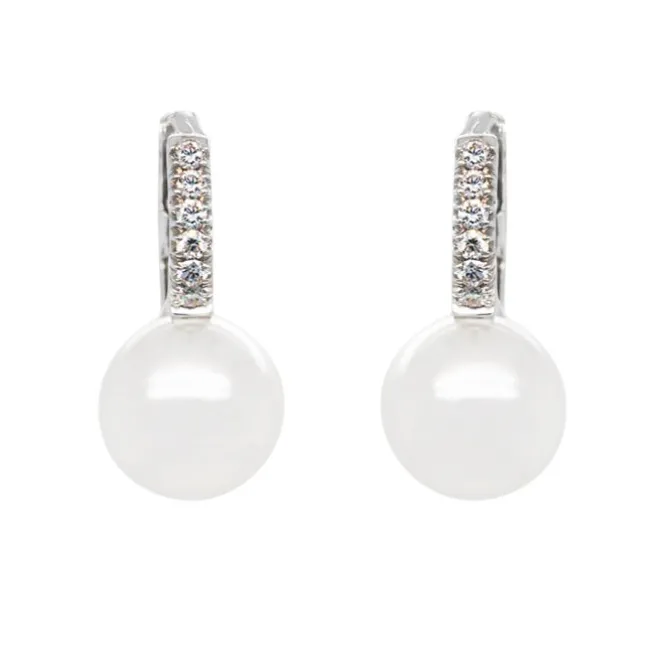 Pendientes de perlas Australianas, oro blanco y diamantes 0,16 quilates