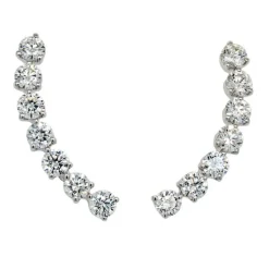 Pendientes trepadores de oro blanco y diamantes de 0.90 quilates