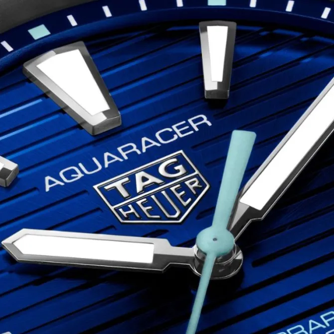 TAG Heuer Aquaracer Professional 200 Solargraph 40mm