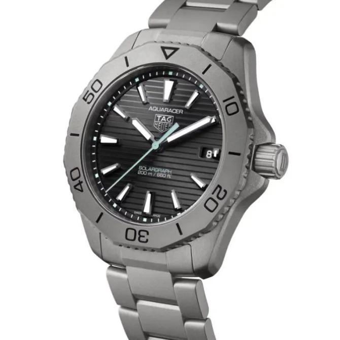 TAG Heuer Aquaracer Professional 200 Solargraph 40 mm