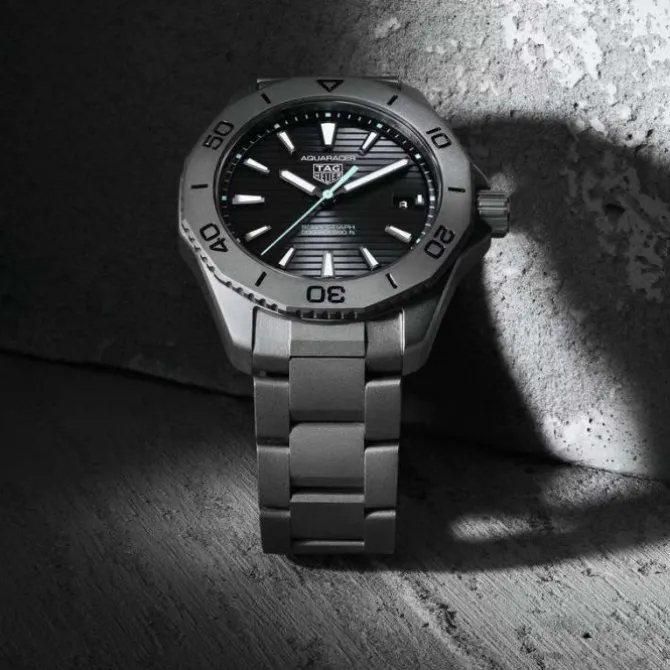 TAG Heuer Aquaracer Professional 200 Solargraph 40 mm