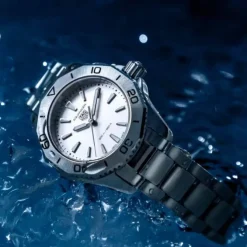 TAG Heuer Aquaracer Professional 200 Mujer Plateado 30 mm