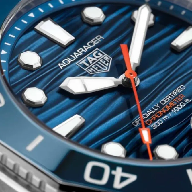 TAG Heuer Aquaracer Professional 300 Date 42mm