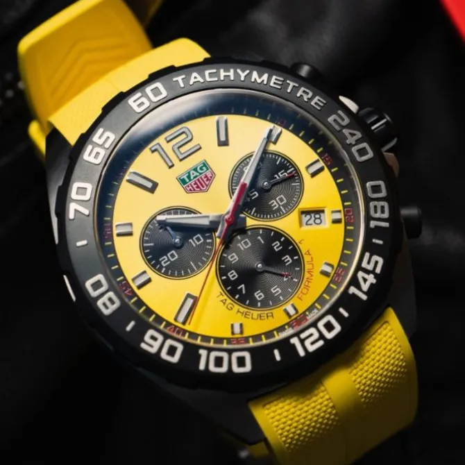 TAG Heuer Formula 1 Chronograph Amarillo 43mm