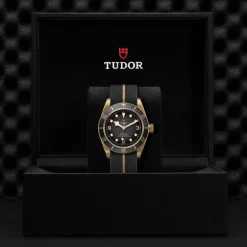 TUDOR Black Bay Bronze M79250BA-0002