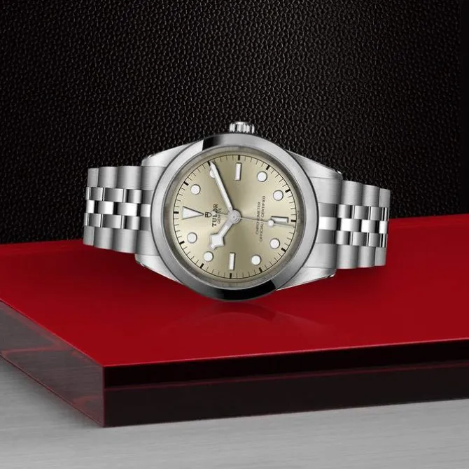 TUDOR Black Bay One 41mm Champán M79680-0003