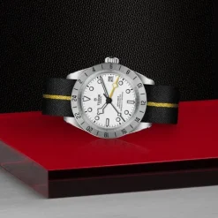 TUDOR Black Bay Pro Blanco Textil 39mm