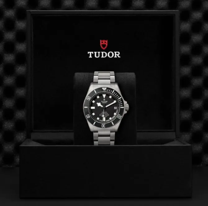 TUDOR Pelagos 42 mm Titanio Esfera Negra