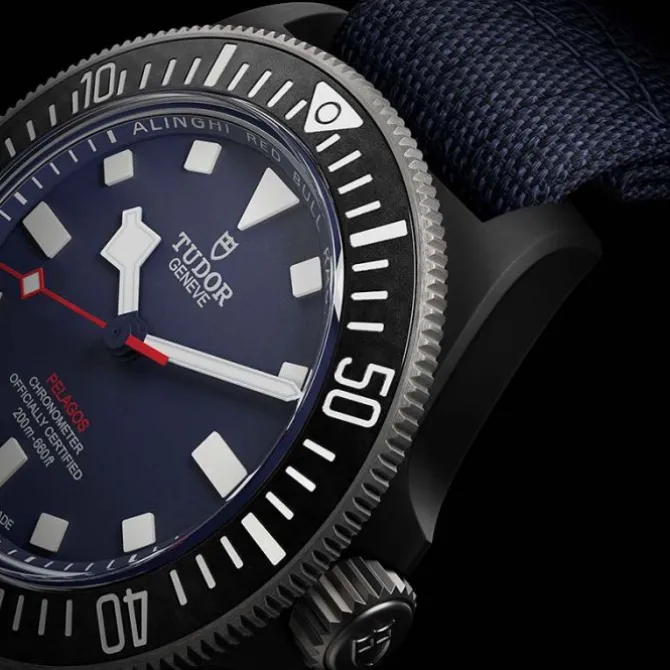 TUDOR Pelagos FXD “Alinghi Red Bull Racing” 42 mm Carbono