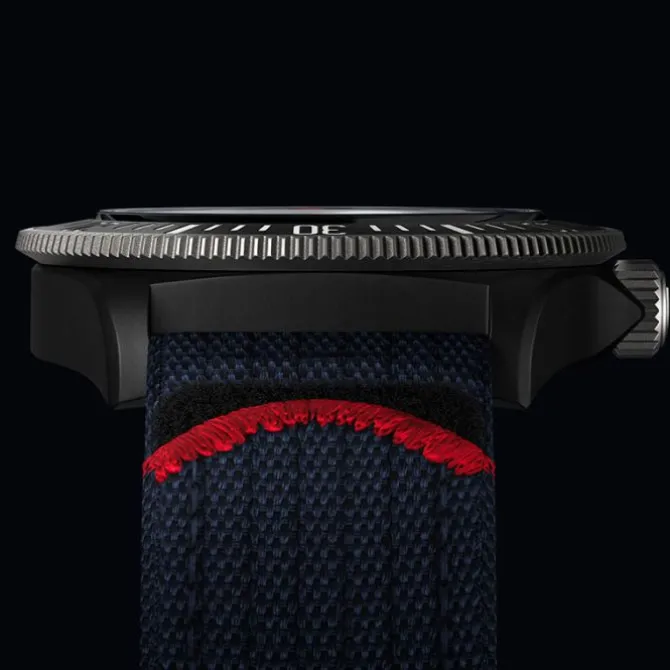 TUDOR Pelagos FXD “Alinghi Red Bull Racing” 42 mm Carbono