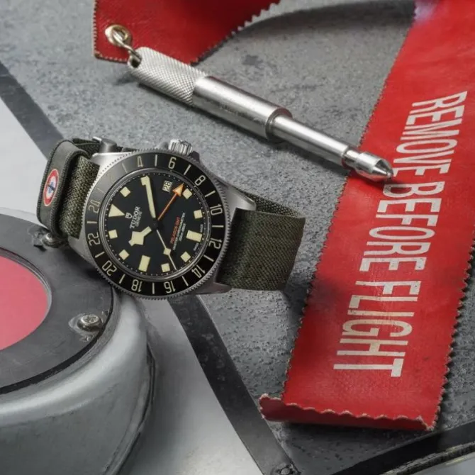 TUDOR Pelagos FXD GMT “Marine Nationale” 42 mm Titanio