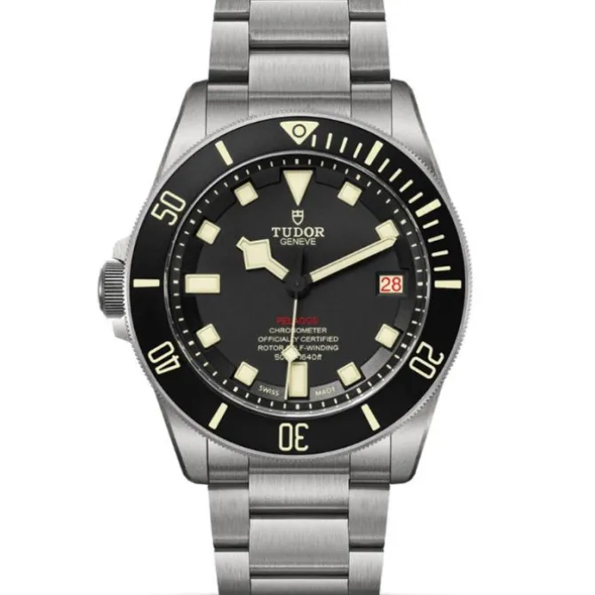 TUDOR Pelagos LHD 42 mm Titanio