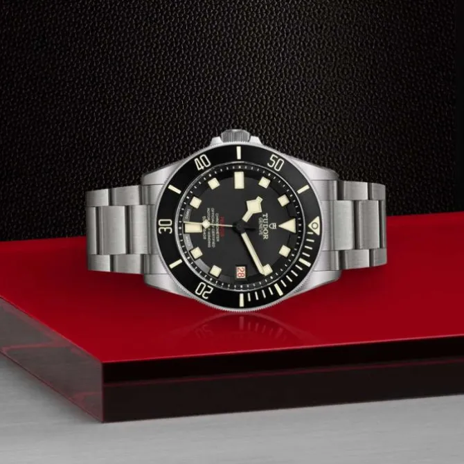 TUDOR Pelagos LHD 42 mm Titanio