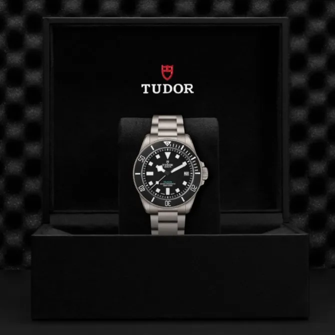TUDOR Pelagos Ultra Titanio 43 mm